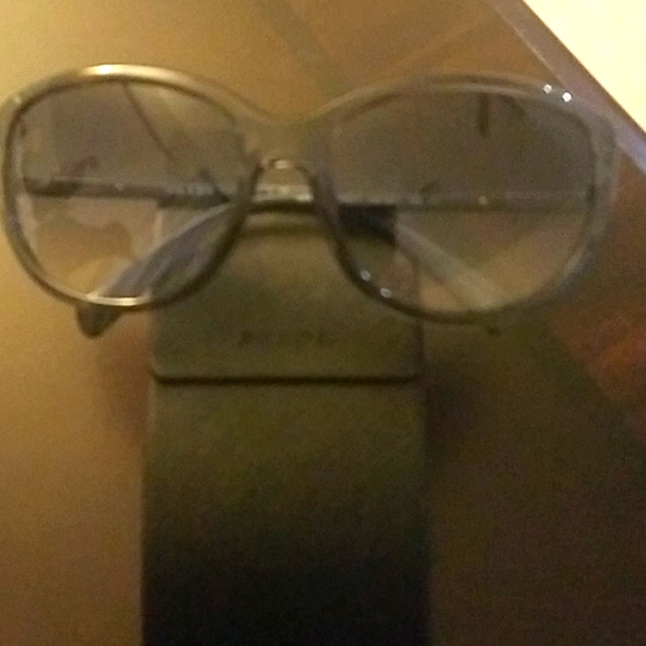 Prada sunglasses - Picture 1 of 4